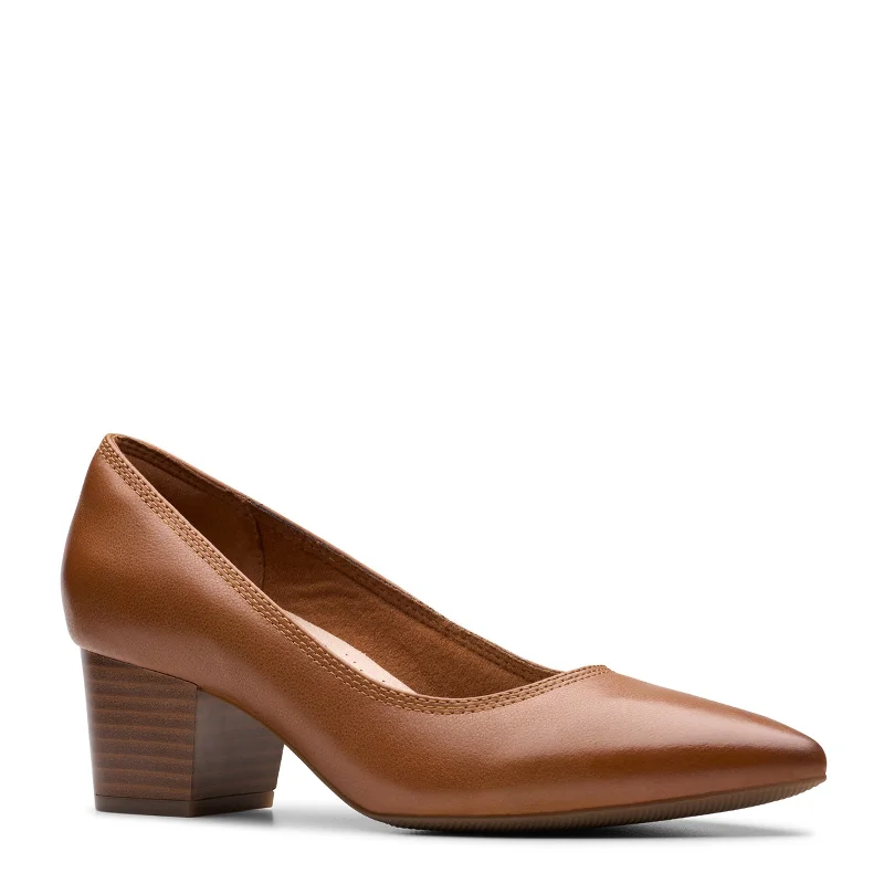 Vintage-Modern Style Offers Women's Clarks, Ellanie Hope Pump