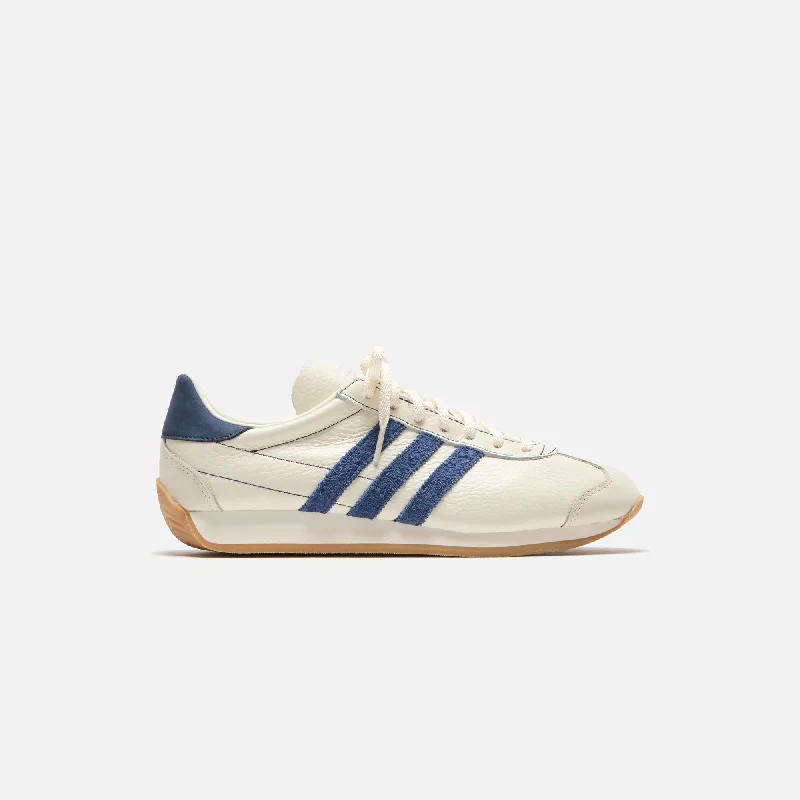Fashionista Favorites adidas WMNS Country OG - Night Indigo / Off White / Silver Met