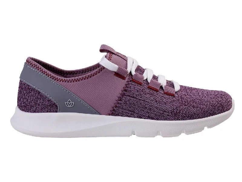 Chic Style, Always In Vogue Kelsey Sneaker Classic