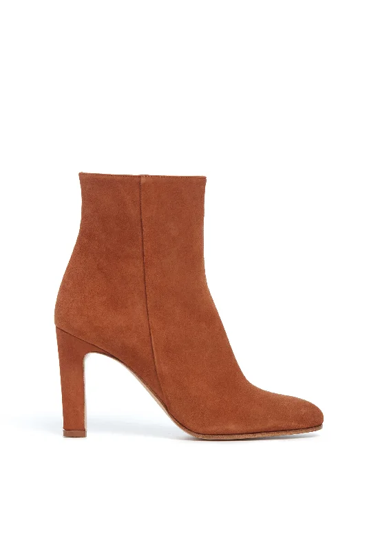 Effortless Style, Endless Impact Lila Ankle Boot in Cognac Suede