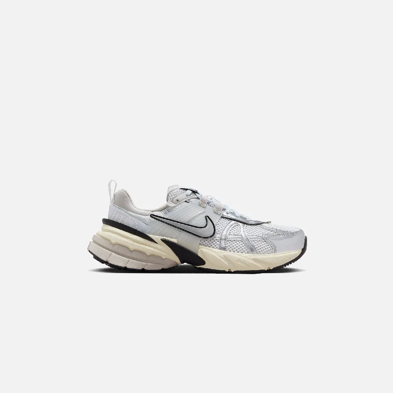 Premium Footwear Sale Nike WMNS V2K Runtekk - Summit White / Metallic Silver