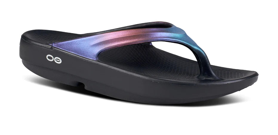 Chic And Edgy OOFOS OOLALA LUXE THONG MIDNIGHT