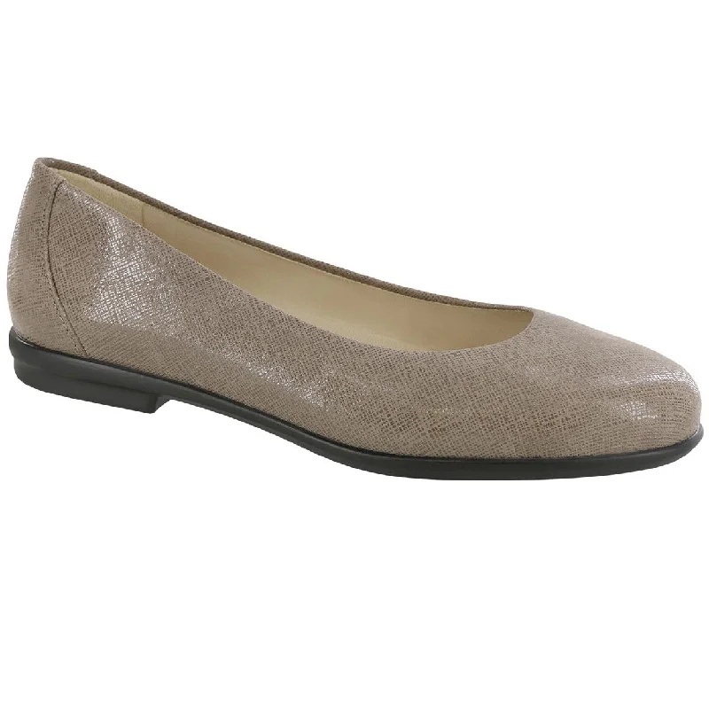 Women's Adventure-Ready Shoes Scenic - Fog