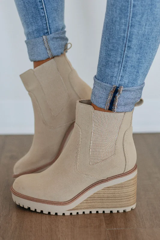 Fashionable Everyday Shoes Setting The Tone Boots