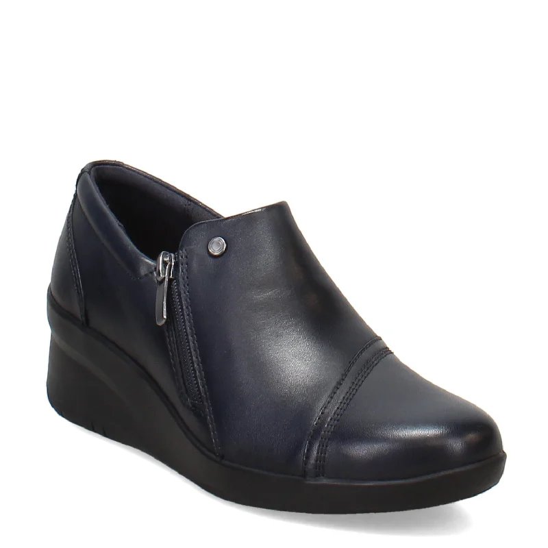 Smart Casual Deals Women's Clarks, Suttyn Zip Bootie