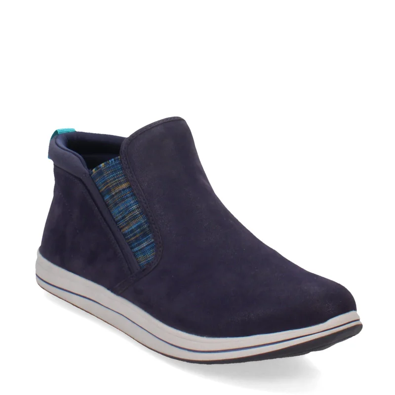 Chic Styles Women's Clarks, Breeze Clover Boot