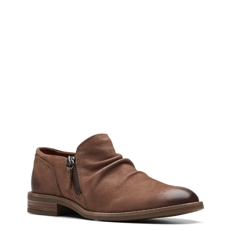 Fashion Forward Women's Clarks, Camzin Pace Shootie