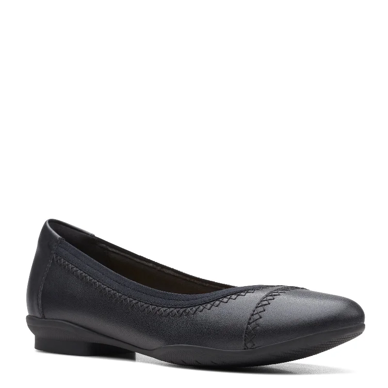 Comfortable Casual Shoes Women's Clarks, Sara Bay Flat