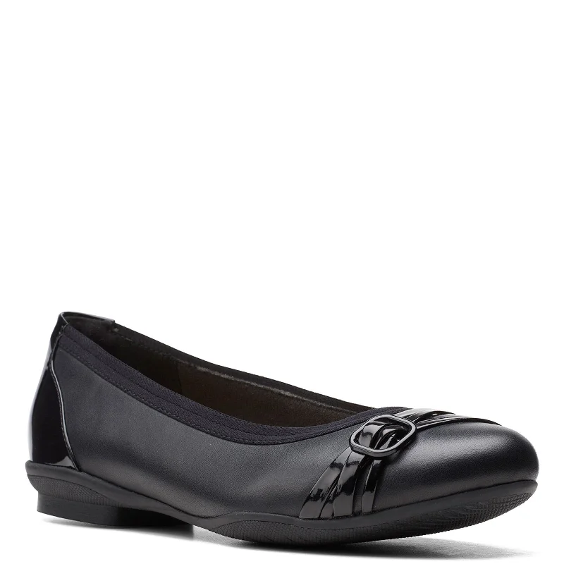 Street-Ready Casual Shoes Women's Clarks, Sara Tulip Flat