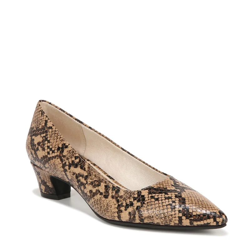 Street Style Discounts Women's LifeStride, Minx Pump