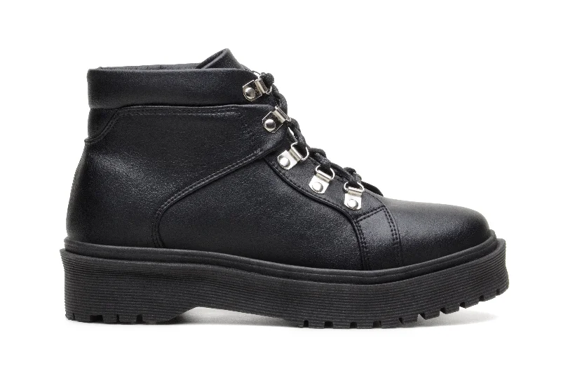 Lightweight Shoes 'Gen' vegan leather lace-up boot by Zette Shoes - black