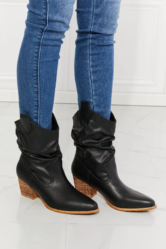 Shop The Hottest Deals Texas Scrunch - Cowboy Boots in Black For Women