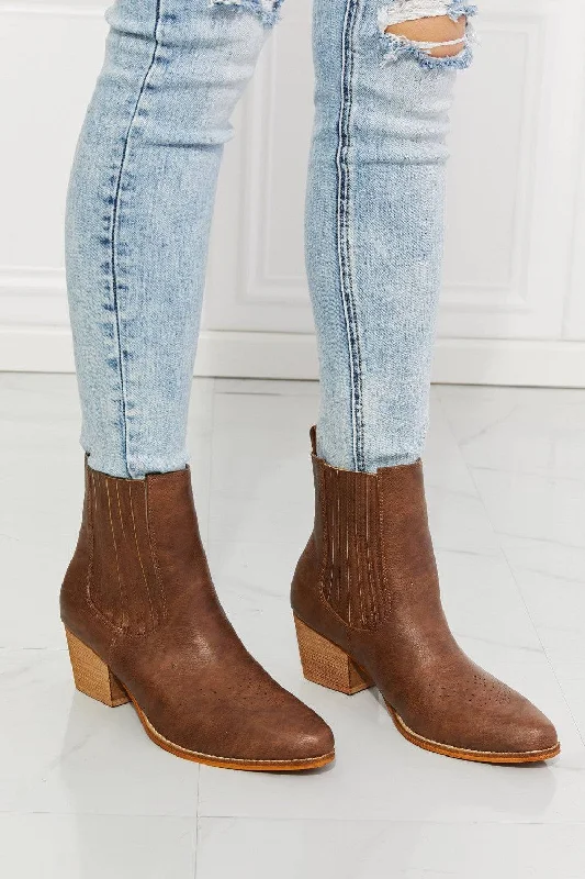 Budget Friendly Love Journey - Stacked Heel Chelsea Boot in Chestnut For Women