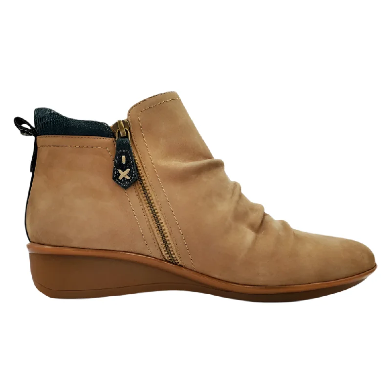 Comfortable High-Top Sneakers Revere Women's Plymouth Wedge Boot Toffee / Navy Lizard Comfortable High-Top Sneakers Revere Women's Plymouth Wedge Boot Toffee / Navy Lizard